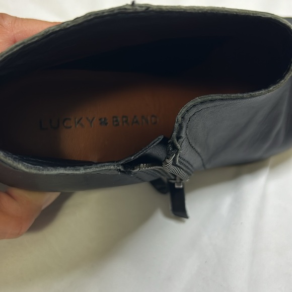 Lucky Brand Black Leather Ankle Booties with side Zipper Womens 7M/37 - Picture 8 of 8